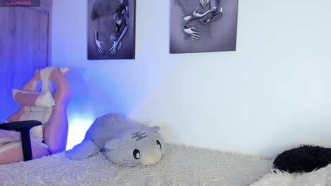 Snapshot of noah_lambert chatting on February 2025 04:04:01 AM Noah online show from February 2025 04:04:01 AM