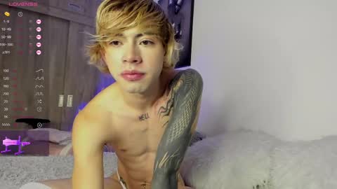 Snapshot of noah_lambert chatting on February 2025 01:44:02 AM Noah online show from February 2025 01:44:02 AM