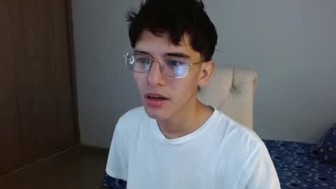 Snapshot of noah_millerx_ chatting on June 2026 07:35:01 PM noah online show from June 2026 07:35:01 PM