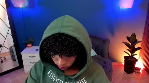 noah_smith04 online show from November 2025 04:45:02 AM