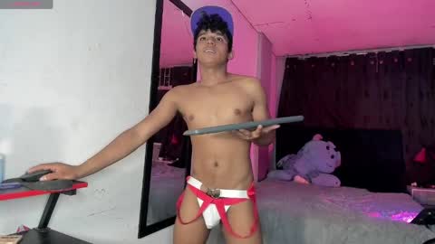 noah_smith04 online show from April 2026 07:45:01 AM