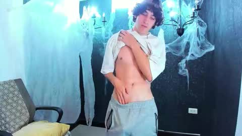 noah_sokolov online show from October 2025 06:09:01 PM