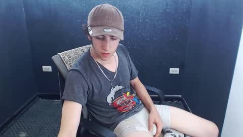 noah_sokolov online show from November 2025 07:03:03 PM