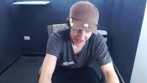 noah_sokolov online show from November 2025 07:02:02 PM