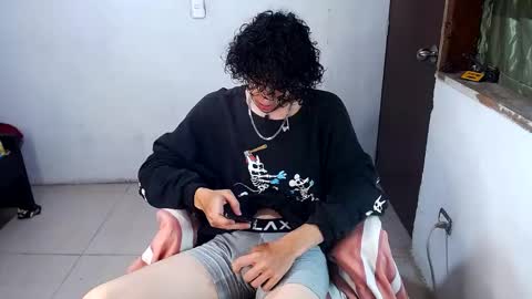 Snapshot of noah_sokolov_ chatting on May 2026 08:26:01 PM Kervs online show from May 2026 08:26:01 PM