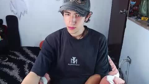 Snapshot of noah_sokolov_ chatting on June 2026 07:49:01 PM Kervs online show from June 2026 07:49:01 PM
