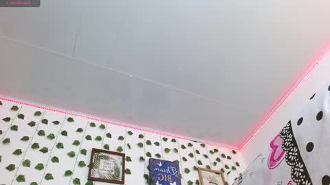 noah tyler  online show from February 2025 08:14:02 PM