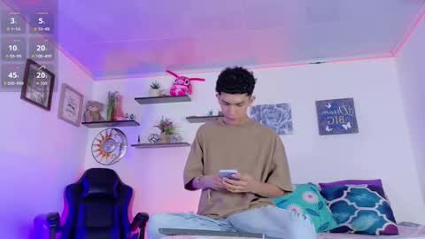 noah tyler  online show from October 2025 07:43:01 PM