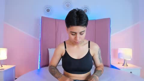 Noah online show from November 2025 07:57:01 PM