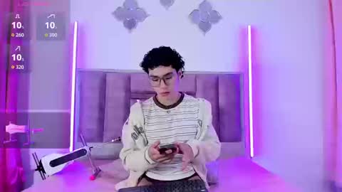 Snapshot of noahjhoness chatting on September 2025 01:56:02 PM noahjhoness online show from September 2025 01:56:02 PM