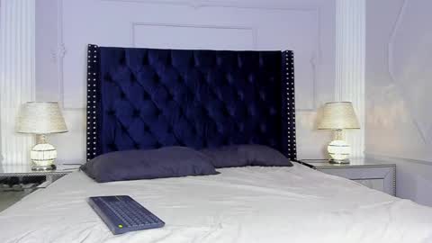 noahlux online show from April 2026 08:31:02 PM