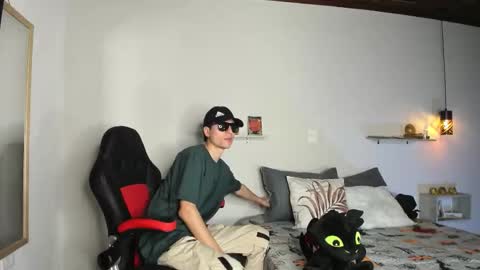 Crow online show from November 2025 05:22:01 PM