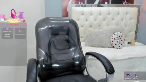 Snapshot of noha_scott chatting on May 2026 10:37:01 PM Noha Scott online show from May 2026 10:37:01 PM