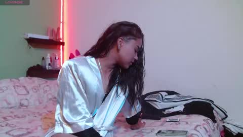 Noha Thomson online show from February 2025 11:26:02 PM