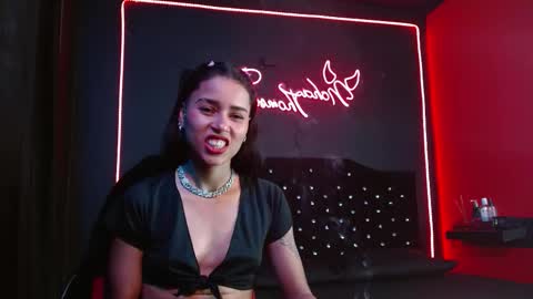 Noha Thomson online show from February 2026 09:15:02 PM