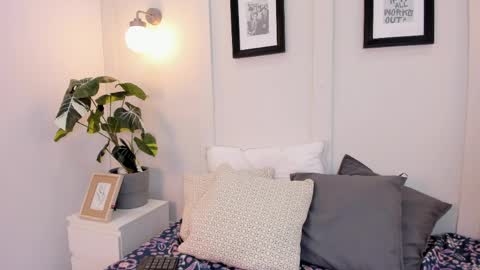 Noah  online show from March 2026 10:15:01 PM