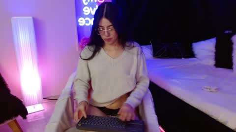 Bella online show from March 2026 01:23:02 PM