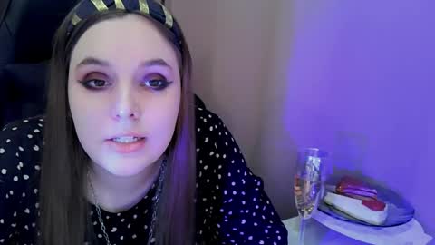 noir_ember_ online show from February 2026 04:40:01 PM