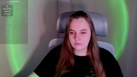 noir_ember_ online show from June 2026 05:04:02 PM
