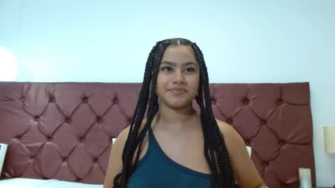 Snapshot of noiravale chatting on May 2026 10:26:01 PM Noira Vale online show from May 2026 10:26:01 PM