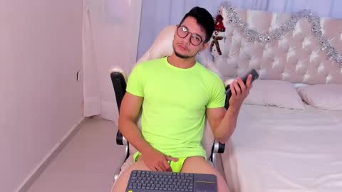 Im Nolan  online show from November 2025 08:41:01 PM