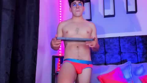 Nolan  online show from November 2025 02:33:01 AM