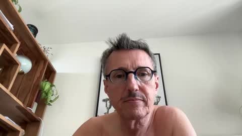 nolo34 online show from April 2026 12:25:01 PM