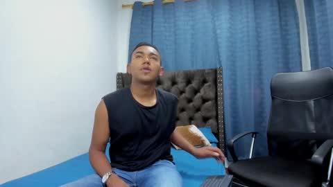 Nolven Gray online show from September 2025 04:03:01 AM