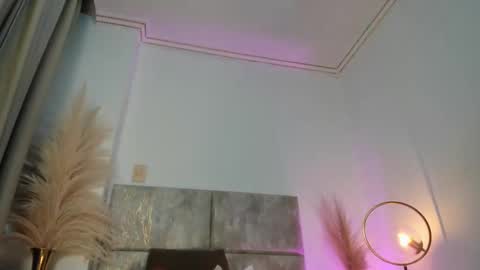 Nora Da Silva online show from October 2025 12:25:02 PM