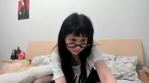 nora  online show from October 2025 09:45:01 PM