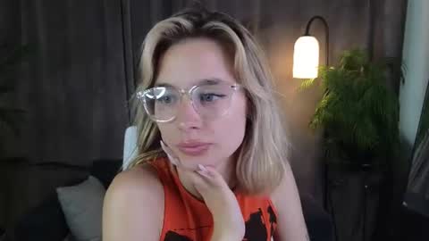 Snapshot of noramoreau chatting on July 2026 07:34:01 AM Nora online show from July 2026 07:34:01 AM