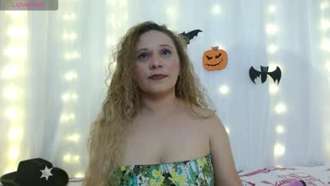 norapaker online show from November 2025 08:11:01 PM