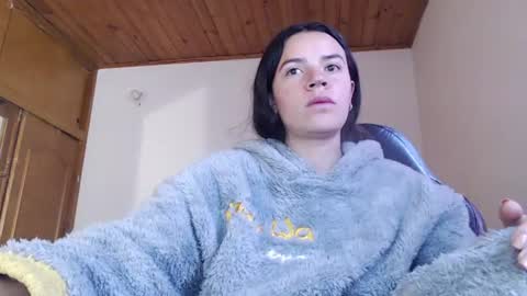 Snapshot of noreen_ chatting on June 2026 03:43:01 PM noreen_ online show from June 2026 03:43:01 PM
