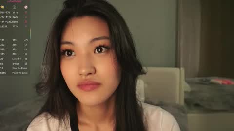 Snapshot of noreenbeckey chatting on September 2025 08:18:01 AM Nore online show from September 2025 08:18:01 AM