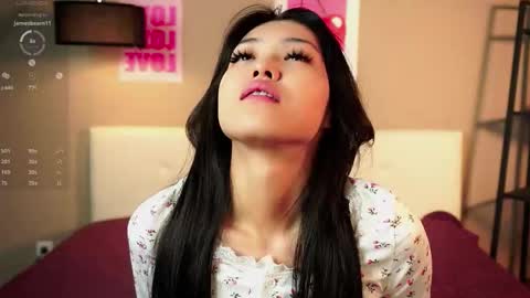 Snapshot of noreenbeckey chatting on October 2025 07:50:02 AM Nore online show from October 2025 07:50:02 AM