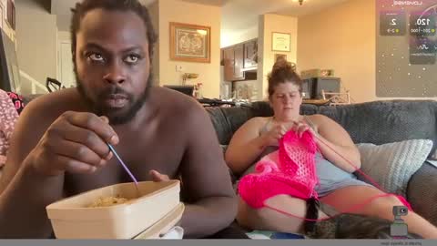 Snapshot of noturbabymoms chatting on September 2025 04:11:01 PM NotUrBabyMoms online show from September 2025 04:11:01 PM