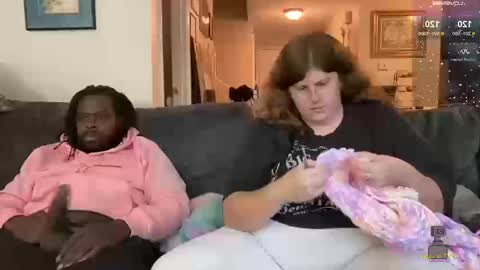 Snapshot of noturbabymoms chatting on October 2025 11:53:02 AM NotUrBabyMoms online show from October 2025 11:53:02 AM