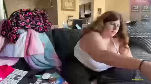 Snapshot of noturbabymoms chatting on October 2025 06:08:02 PM NotUrBabyMoms online show from October 2025 06:08:02 PM