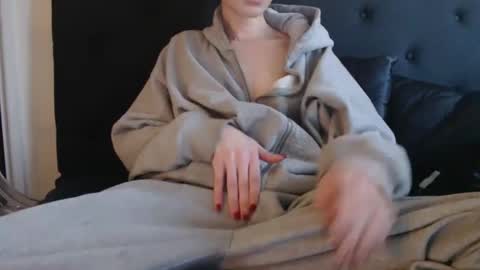 Olivia online show from September 2025 01:26:02 PM