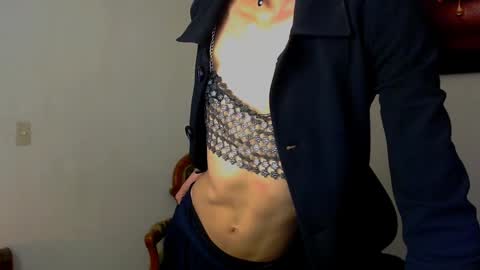 Nova...  online show from October 2025 09:32:02 PM