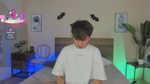 NovayBrian online show from October 2025 04:44:02 AM