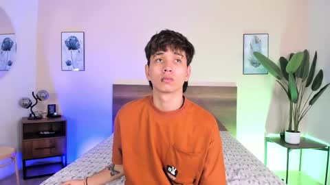 NovayBrian online show from November 2025 05:09:02 AM