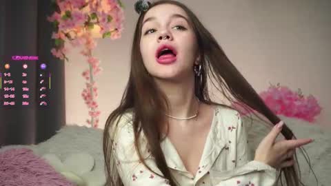 Snapshot of now_you_know chatting on November 2025 01:27:01 AM Dina online show from November 2025 01:27:01 AM