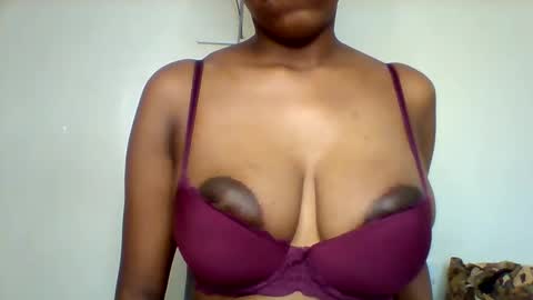 Snapshot of nubian_queen1033 chatting on January 2026 05:11:02 AM happie online show from January 2026 05:11:02 AM