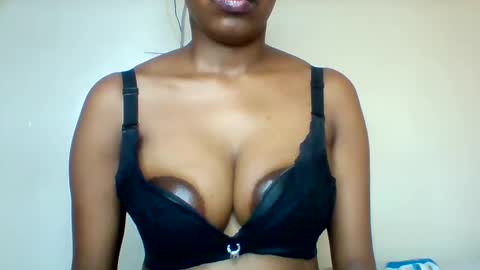 Snapshot of nubian_queen1033 chatting on February 2026 11:14:02 AM happie online show from February 2026 11:14:02 AM