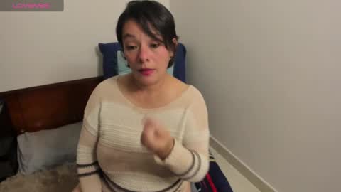 Snapshot of nuit_rose chatting on February 2025 12:57:02 AM nuit_rose online show from February 2025 12:57:02 AM