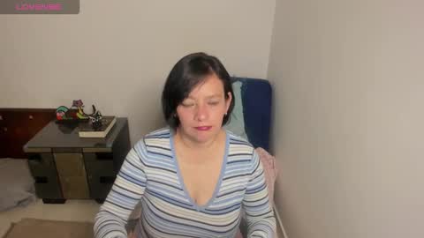 Snapshot of nuit_rose chatting on September 2025 01:49:01 AM nuit_rose online show from September 2025 01:49:01 AM