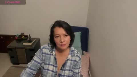 Snapshot of nuit_rose chatting on October 2025 02:33:01 AM nuit_rose online show from October 2025 02:33:01 AM