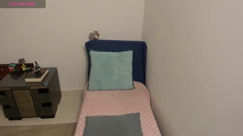 Snapshot of nuit_rose chatting on October 2025 02:33:01 AM nuit_rose online show from October 2025 02:33:01 AM