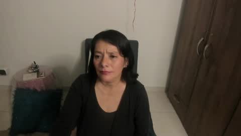 Snapshot of nuit_rose chatting on June 2026 02:27:01 AM nuit_rose online show from June 2026 02:27:01 AM